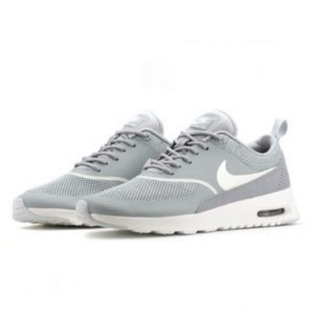 Nike Women's Sneakers in Gray and White